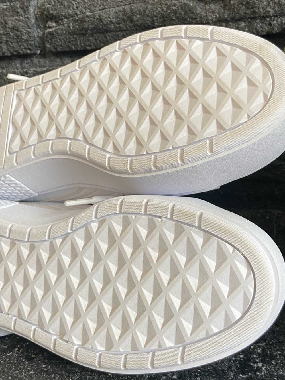 Puma White Platform Lace-Up Sneakers NWS - Picture 14 of 16